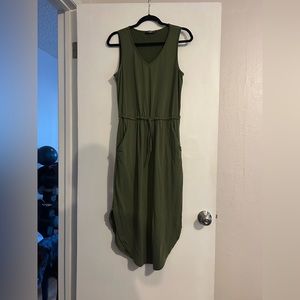 Green midi dress